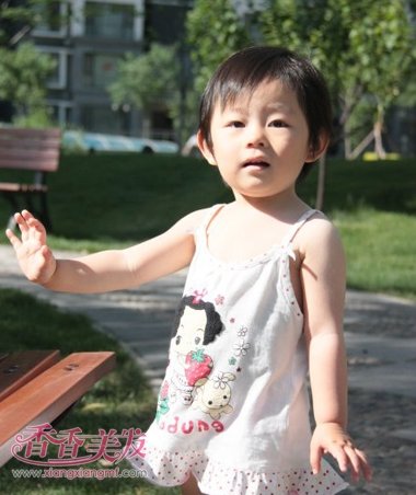 �ļ���ͯʱ�ж̷���ͼƬ Ů�����ļ��̷�����