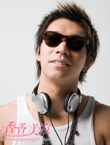 男士平头短发剪发教程 男生剃短发后显老吗