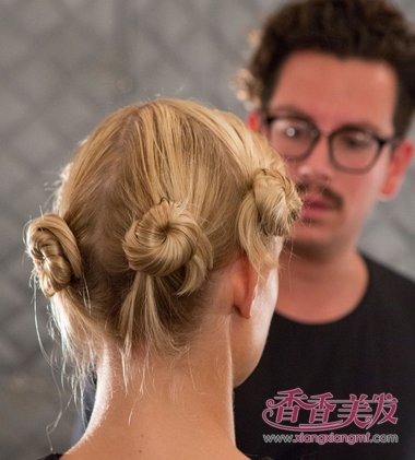 ͷ��������ֱ����ô���ÿ� ͷ���ٵ�ֱ��Ӧ�����̷�