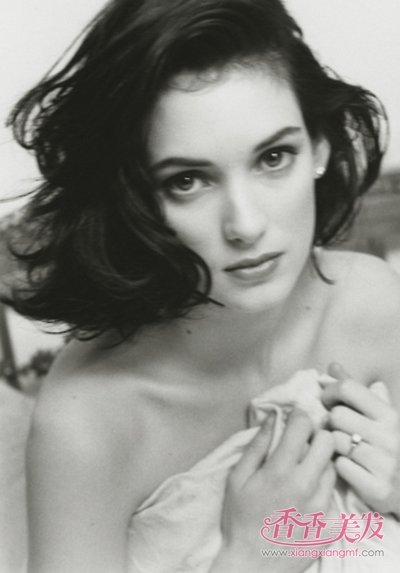 ��Ů���ʺ϶̷��� ��ɫ���˶̷�