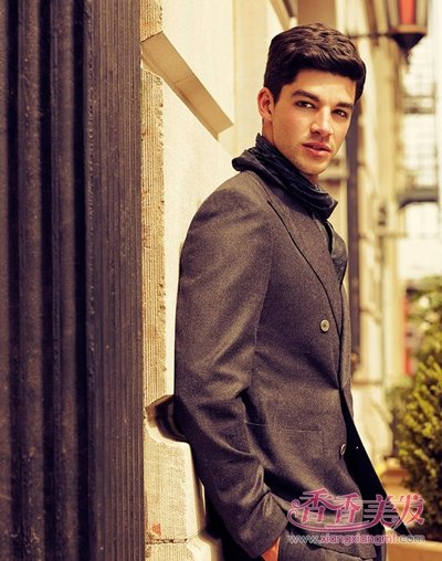 ���쳱����ζ���ͷ�װ���� ��ʿְҵ��������