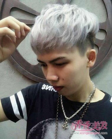 ������ɫͷ��Ӧ�ü�ʲô���� ��ʿ��������ɫ��ô��