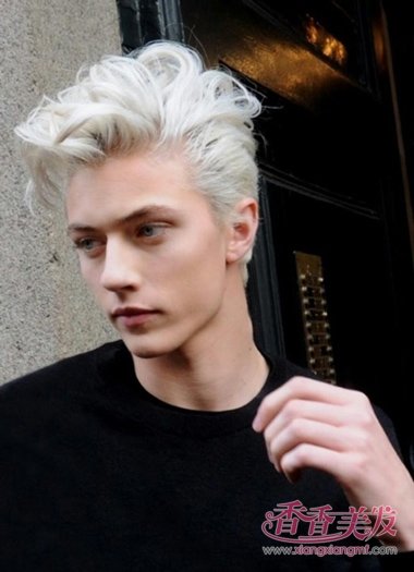 ������ɫͷ��Ӧ�ü�ʲô���� ��ʿ��������ɫ��ô��