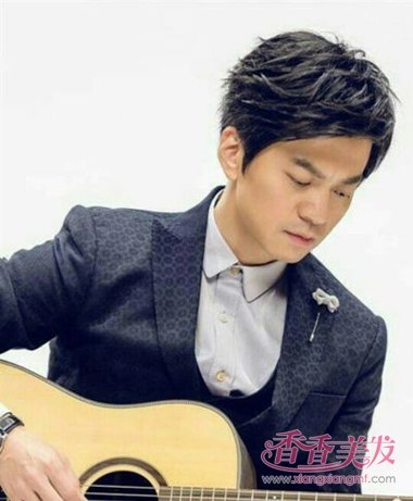 2017���������з��� ��ʿ���͸��Ƕ�չʾ