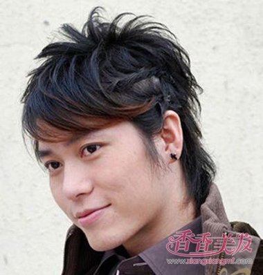 男士绑很多根辫子的是什么发型 男人辫子发型