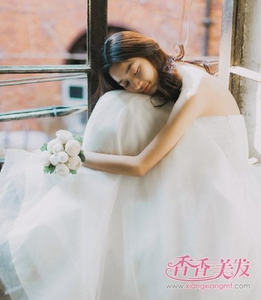 ��΢�ݳ����͵�Ů�˳���Ӧ������� �ݳ����ʺ��г�����