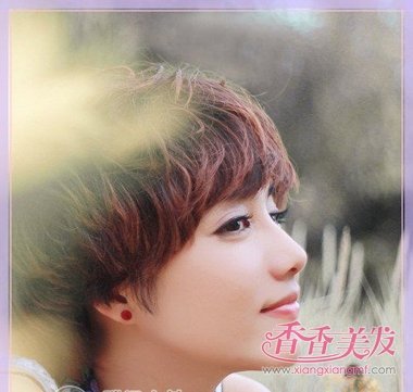 Ů�Զ̾������Ϳ����� Ůʿ��Ȼ����ͷ���̷�����ͼƬ