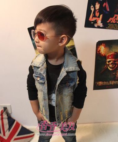 С���������е���ͯ���� �к����ӷ���ͼƬ