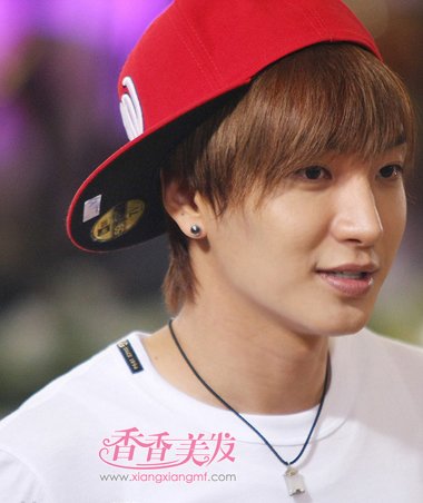 2016����������������ʲô��ɫ 2016���������еķ��ͺ���ɫ