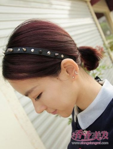 ��ɫ�Ƶ����ʺ�ʲô��ɫ�ķ��� ����ʲô���͵����ʺ�