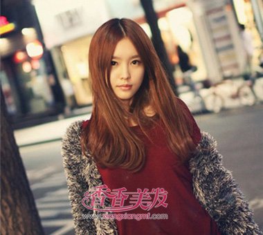 �з�ֱ������β΢���෢�� Ů��������ֱ�����ͼƬ