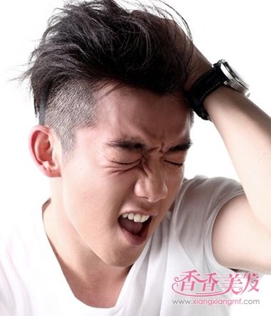 男生短发蓬松发型图片 男生两旁剃短的超短发型图片