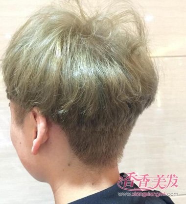 男孩子染什么颜色的头发好看 今年流行的男士头发颜色