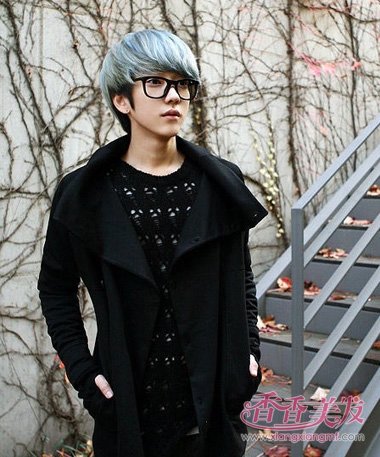 男孩子染什么颜色的头发好看 今年流行的男士头发颜色