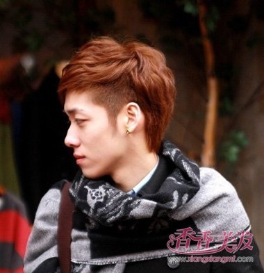 �к���Ⱦʲô��ɫ��ͷ���ÿ� �������е���ʿͷ����ɫ