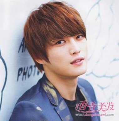 男孩子染什么颜色的头发好看 今年流行的男士头发颜色