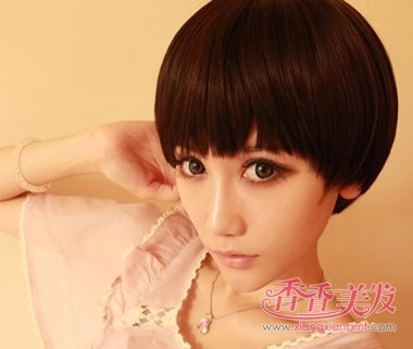 40���Ů�˶�ͷ��խ�ߵĹ�����Ů����ʲô���ķ��ͺÿ�