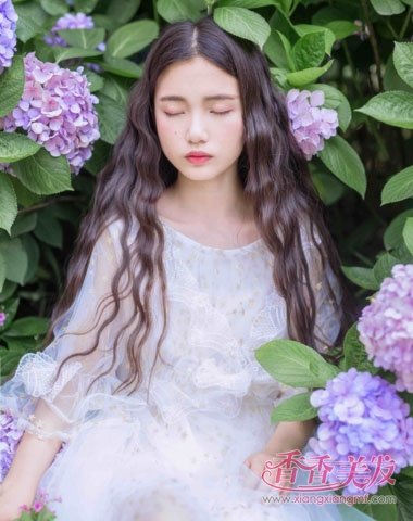 �򵥵ľ���ͼƬ Ů�����־������Ƽ�ͼƬ