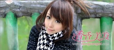 �����������������ķ��� Ů���Լ����Լ���ͷ�ķ��ͷ���