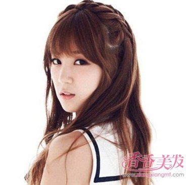 �����������������ķ��� Ů���Լ����Լ���ͷ�ķ��ͷ���