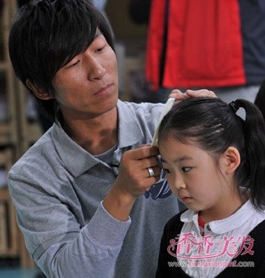 ��θ�СŮ���ᷢ�� ������СŮ����ͷ�ķ���