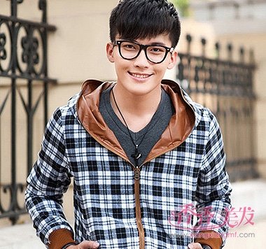 �ÿ��·�����ͷ �ഺʱ�е���ѧ��������ͷ����