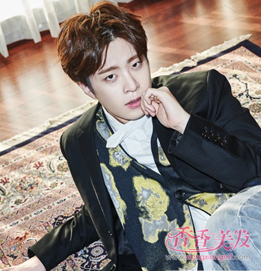 头发上面烫卷了两边剃掉了该怎么吹好看 头发烫卷的种类