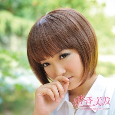 ���˶̷�����ͼƬ ���̷�����Ů