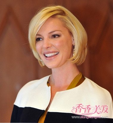 �ƫ��Ů���̷����� 2017Ů�����ж̷�����ͼƬ