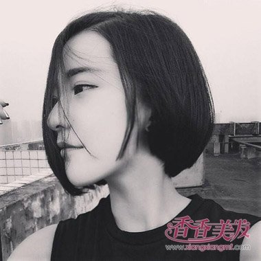 �ƫ��Ů���̷����� 2017Ů�����ж̷�����ͼƬ