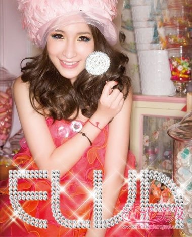 �������̷����� Ůʿʱ�ж̷�����