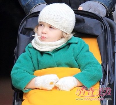 2��С���̷�����ͼƬŮ С����ʱ�ж̷�����ͼƬŮ