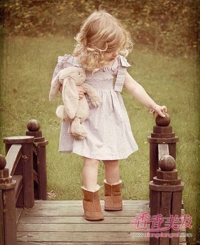 2��С���̷�����ͼƬŮ С����ʱ�ж̷�����ͼƬŮ