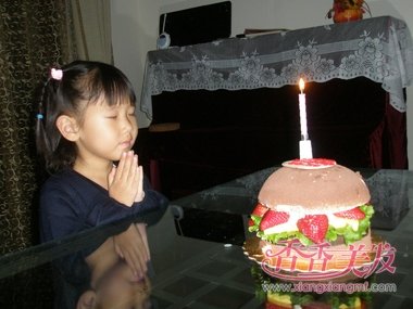 ��ͯСŮ���̷�����ͼƬ �̷�Ů���������շ���ͼƬ