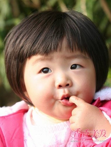 Ů�����̷�ʱ�з��� Ů�������еĶ̷���