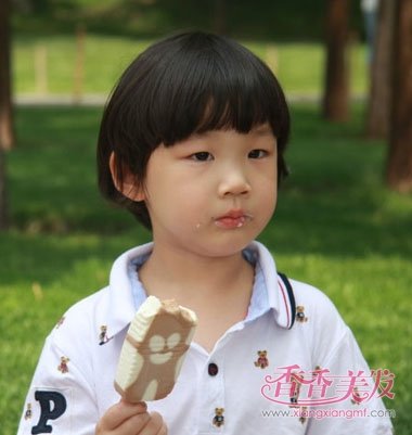 С���������еĶ̷����� 4��5��СŮ���Ķ̷�����ͼƬ