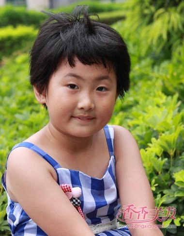 С���������еĶ̷����� 4��5��СŮ���Ķ̷�����ͼƬ