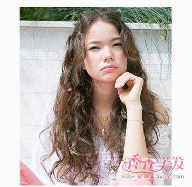 ��ʽ�зֹ���ͷ������ ��ʽ���Ů��������