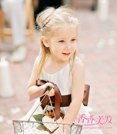 СŮ������ͷ��ô�ṫ����ķ��� ����СŮ������ͷ����