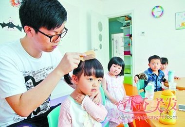 ������������Ư���ķ��� ������ΰ�С�����ᷢ��