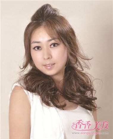 �ܳ�ͷ����Ů���ڼ�����������ͷ�� Ů����ͷ��ͷ�����ͼƬ