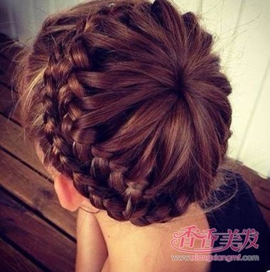 ����Ů�Գ�������ͷ�����̳� ���긾Ů�볤���̷�ͼƬ