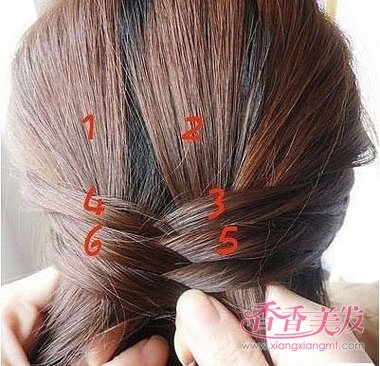 ����17��Ů����ͷ���ÿ��������� �س�ͷ������