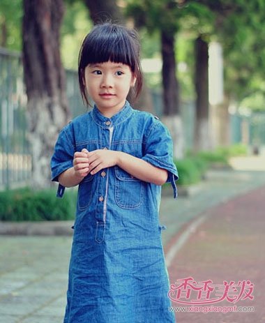 11��Ůͯ���ڷ���β������ ��ͷ��������