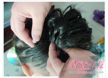 ������ͷ��������ͼ�� СŮ����ͷ��������