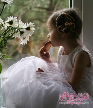 ����СŮ����ͷ���෢ ���Ƴ�ͷ���ķ���