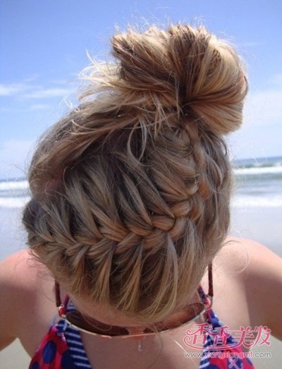 ��ͷ�����ڶ�ͷ�ϵ�С�� ��ͷ���������ӵ�Ů��