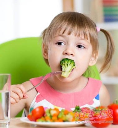 ��ͷ��̫�̵ĺ��ӱ��� СŮ����ͷ�����ӵ�����