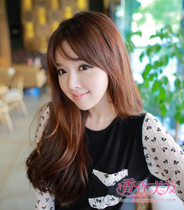 �зַ��������� ������Ů��������ɫ