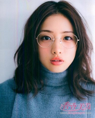 圆脸最适合的披肩发型 圆脸mm如何选发型